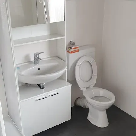 Appartement Monteurwohnung Mit Parkplatz Ideal Fuer Firmen & Langzeitaufenthalt Duisburg