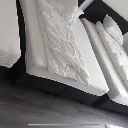 Monteurwohnung Mit Parkplatz Ideal Fuer Firmen & Langzeitaufenthalt Appartement Duisburg